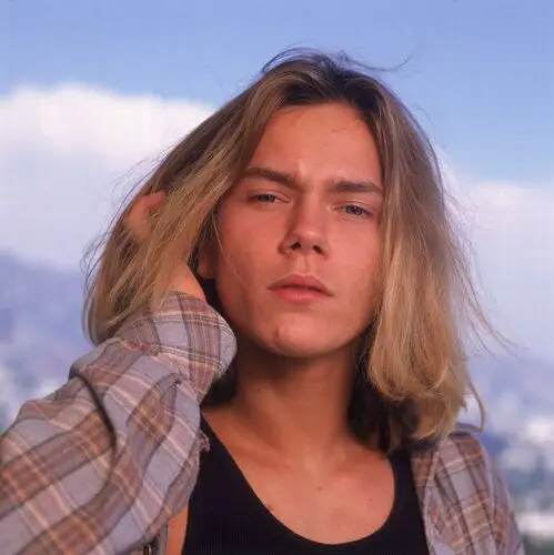 River Phoenix Wall Poster picture 239282