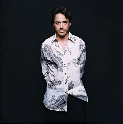 Robert Downey Jr Men's Colored  Long Sleeve T-Shirt - idPoster.com