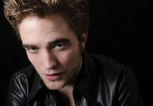 Robert Pattinson Wall Poster picture 511682