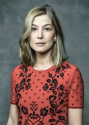 Rosamund Pike Computer MousePad picture 866453