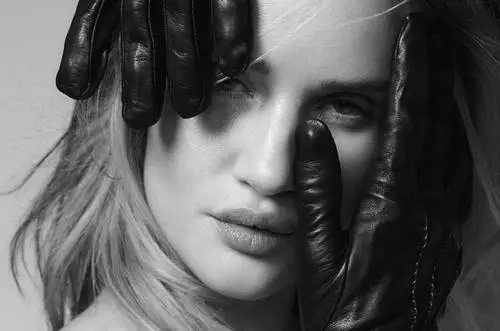 Rosie Huntington-Whiteley Wall Poster picture 1039788