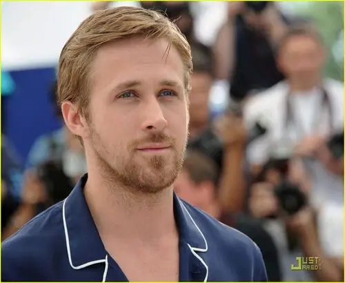 Ryan Gosling White T-Shirt - idPoster.com