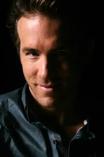 Ryan Reynolds Wall Poster picture 795632