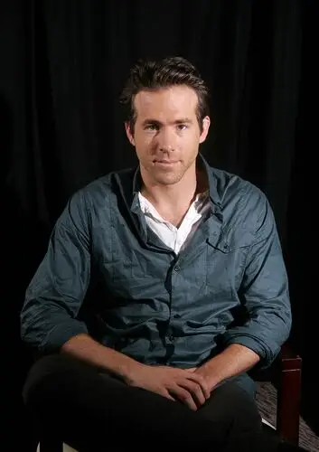 Ryan Reynolds Wall Poster picture 795643