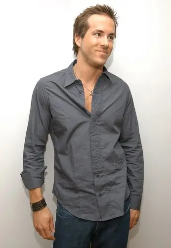 Ryan Reynolds White T-Shirt - idPoster.com