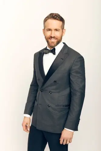 Ryan Reynolds Computer MousePad picture 830983