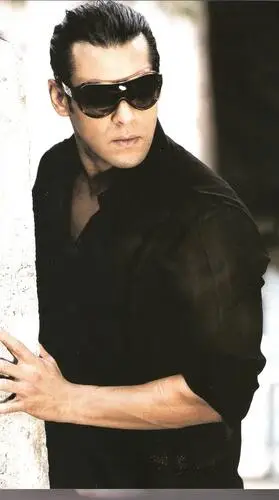 Salman Khan White T-Shirt - idPoster.com