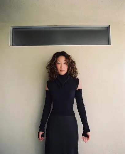 Sandra Oh Women's Colored  Long Sleeve T-Shirt - idPoster.com