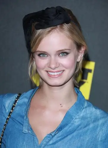 Sara Paxton Computer MousePad picture 82936
