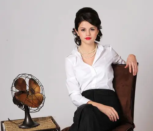 Selena Gomez Wall Poster picture 523214