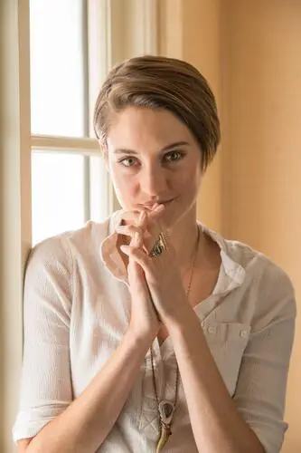 Shailene Woodley Wall Poster picture 550103