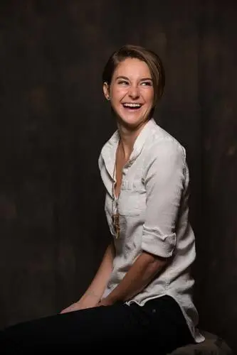 Shailene Woodley Wall Poster picture 550104