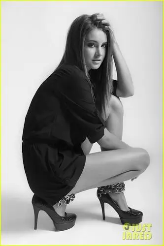 Shailene Woodley Wall Poster picture 550109