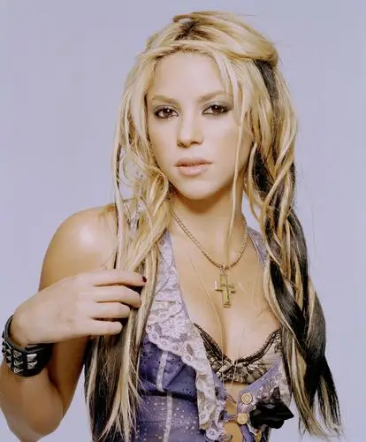 Shakira White Tank-Top - idPoster.com