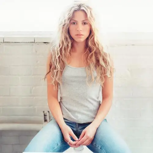 Shakira Women's Colored Tank-Top - idPoster.com