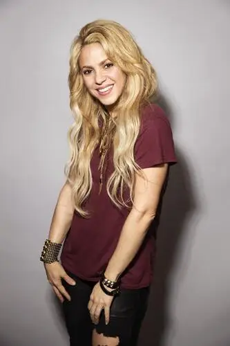 Shakira Men's Colored  Long Sleeve T-Shirt - idPoster.com