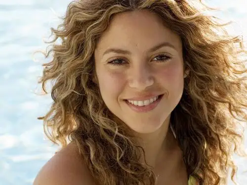 Shakira Mebarak Ripoll Women's Colored Hoodie - idPoster.com