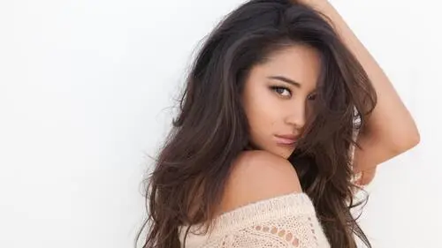 Shay Mitchell Protected Face mask - idPoster.com