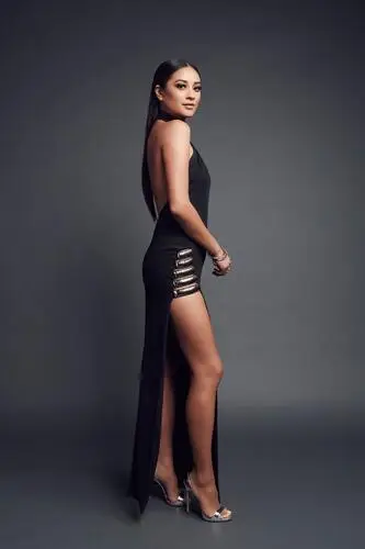 Shay Mitchell Computer MousePad picture 831035