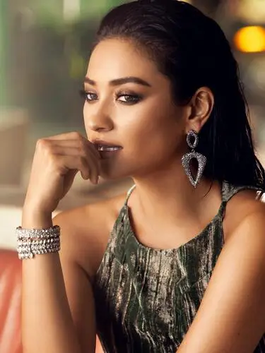 Shay Mitchell White Tank-Top - idPoster.com