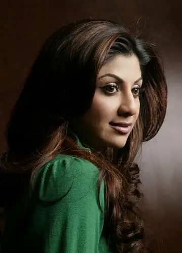 Shilpa Shetty Women's Colored  Long Sleeve T-Shirt - idPoster.com
