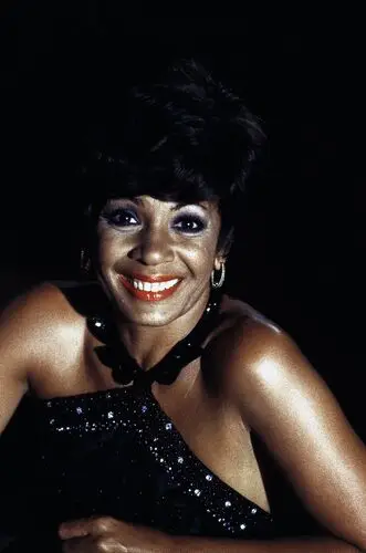 Shirley Bassey Wall Poster picture 957111