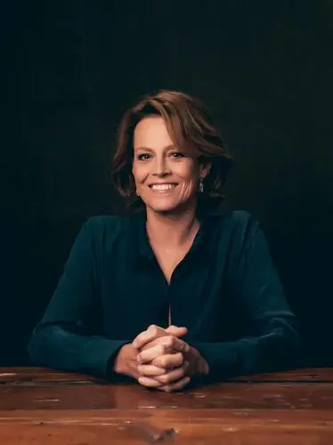 Sigourney Weaver Wall Poster picture 808495