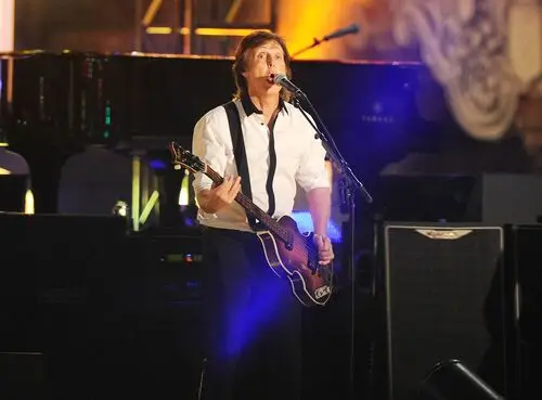 Sir Paul McCartney Wall Poster picture 952608