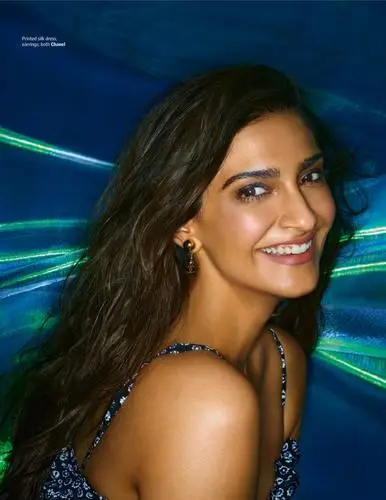 Sonam Kapoor Protected Face mask - idPoster.com