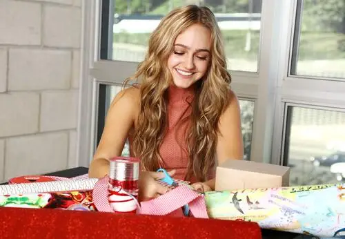 Sophie Reynolds Wall Poster picture 858995