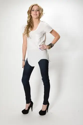 Stephanie Pratt White T-Shirt - idPoster.com