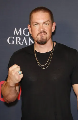 Steve Howey Wall Poster picture 1162736