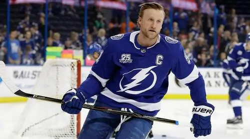 Steven Stamkos Protected Face mask - idPoster.com