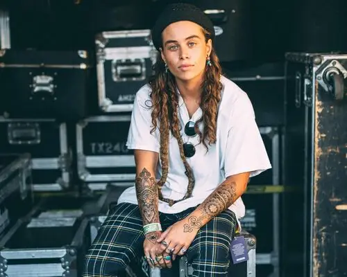 Tash Sultana Jigsaw Puzzle picture 805972