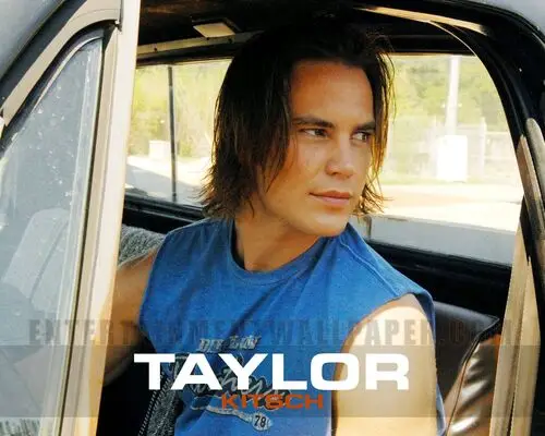 Taylor Kitsch Computer MousePad picture 173651