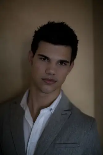 Taylor Lautner Jigsaw Puzzle picture 24346