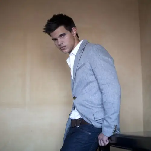 Taylor Lautner Wall Poster picture 24349