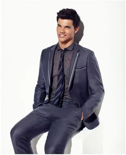 Taylor Lautner Wall Poster picture 527451