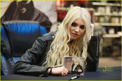 Taylor Momsen Jigsaw Puzzle picture 112008