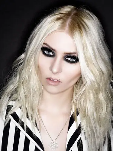 Taylor Momsen Jigsaw Puzzle picture 880577