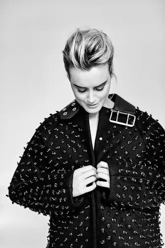 Taylor Schilling Wall Poster picture 551121