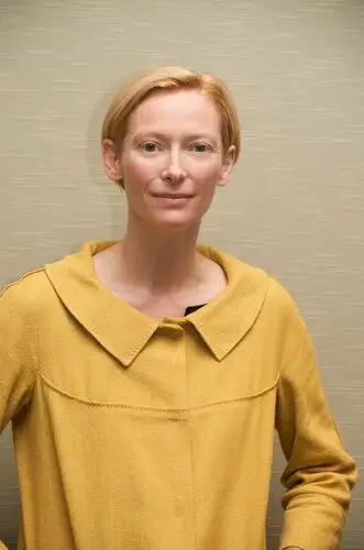 Tilda Swinton Women's Colored  Long Sleeve T-Shirt - idPoster.com