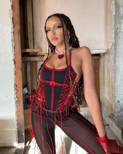 Tinashe Wall Poster picture 1041365