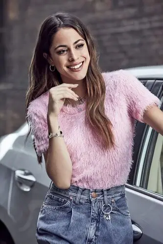 Tini Stoessel Jigsaw Puzzle picture 936872