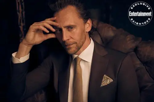 Tom Hiddleston Wall Poster picture 1041487