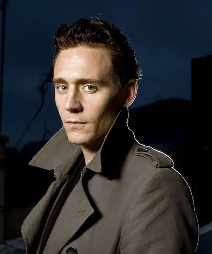 Tom Hiddleston Jigsaw Puzzle picture 209265