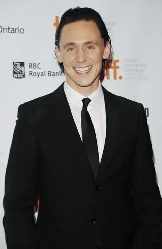 Tom Hiddleston Wall Poster picture 209392