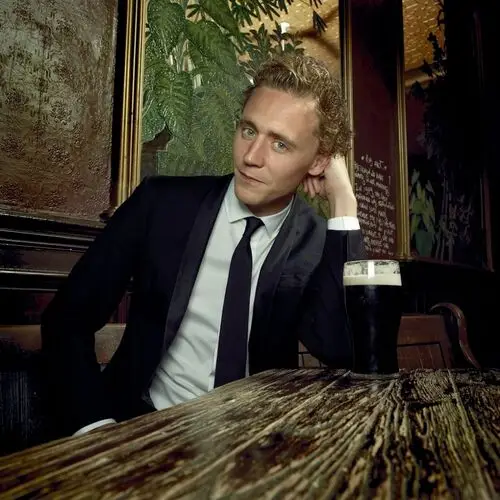 Tom Hiddleston Jigsaw Puzzle picture 209405