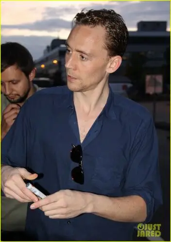 Tom Hiddleston Tote Bag - idPoster.com