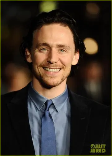 Tom Hiddleston Wall Poster picture 209420